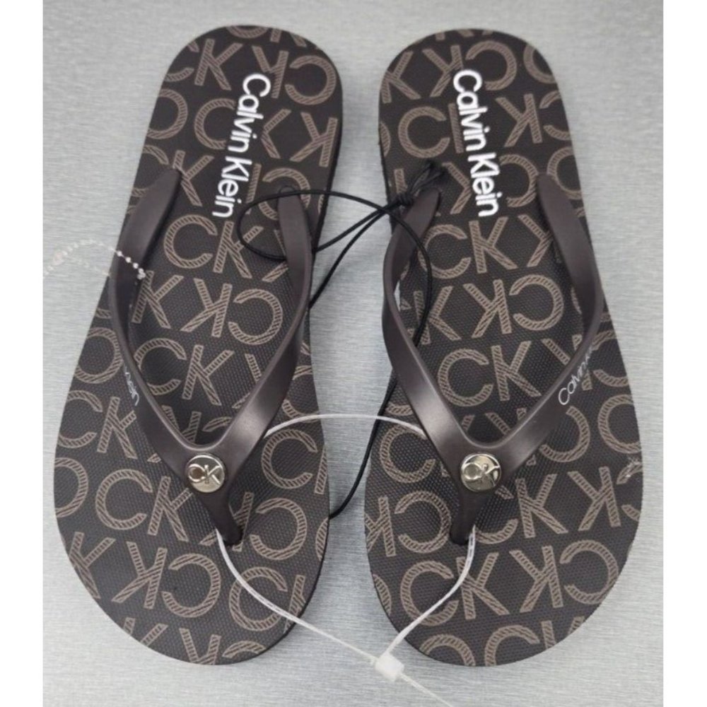 Women’s Sandals Flipflops  Size 6M Calvin klein  Brown Multi Logo Print